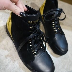 Balmain Women's Black and Gold Lace-Up Sneakers